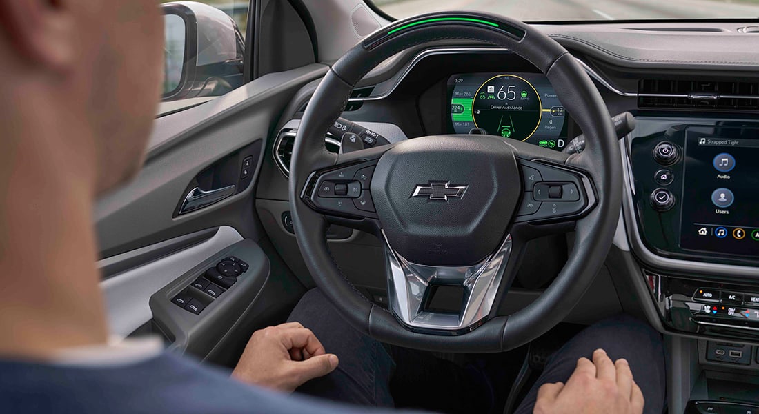 driver using Chevrolet Super Cruise hands-free feature